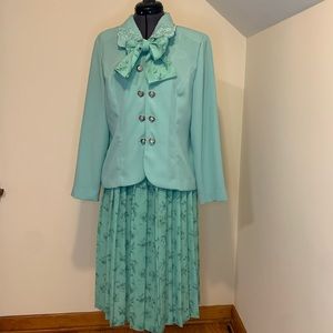 Vintage Leslie Fay Dresses skirt business suit with scarf-  Petite L